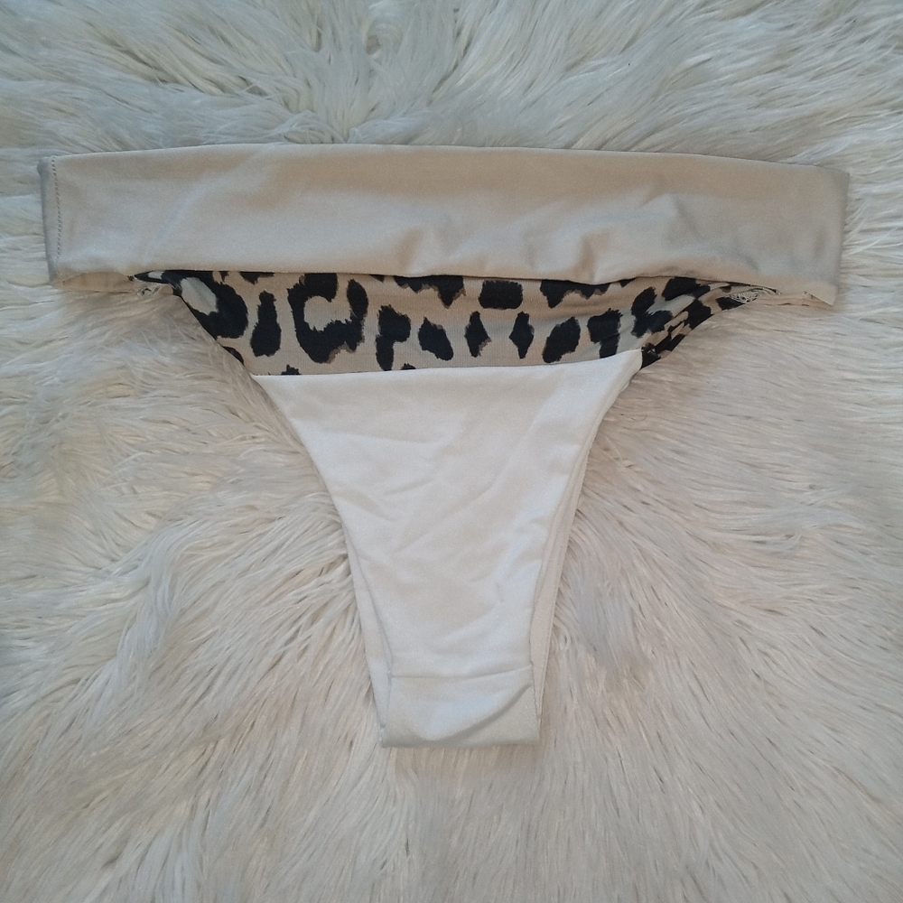 PrettyLittleThing Cream and Black Leopard Bikini Bottom